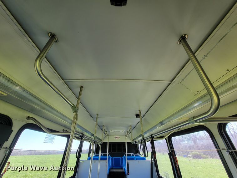 image for item FL9192 2005 Gillig G29E102R2  shuttle bus