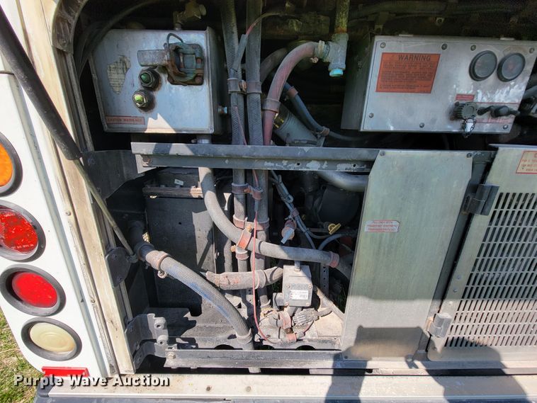 image for item FL9192 2005 Gillig G29E102R2  shuttle bus