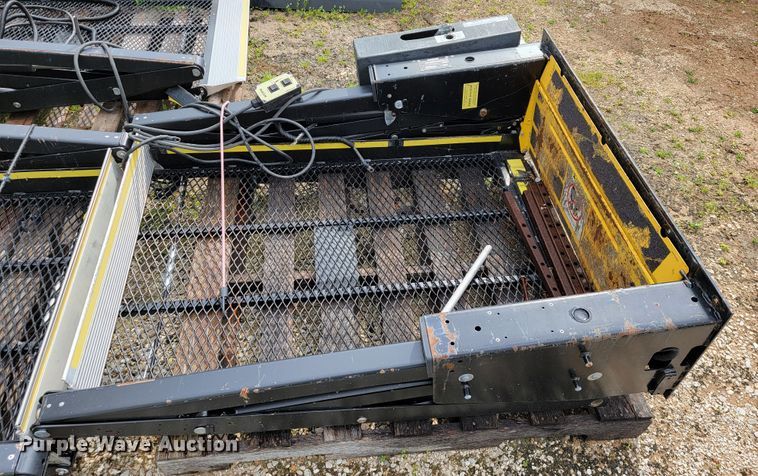 image for item FL9209 Maxon FL-7 end gate lift