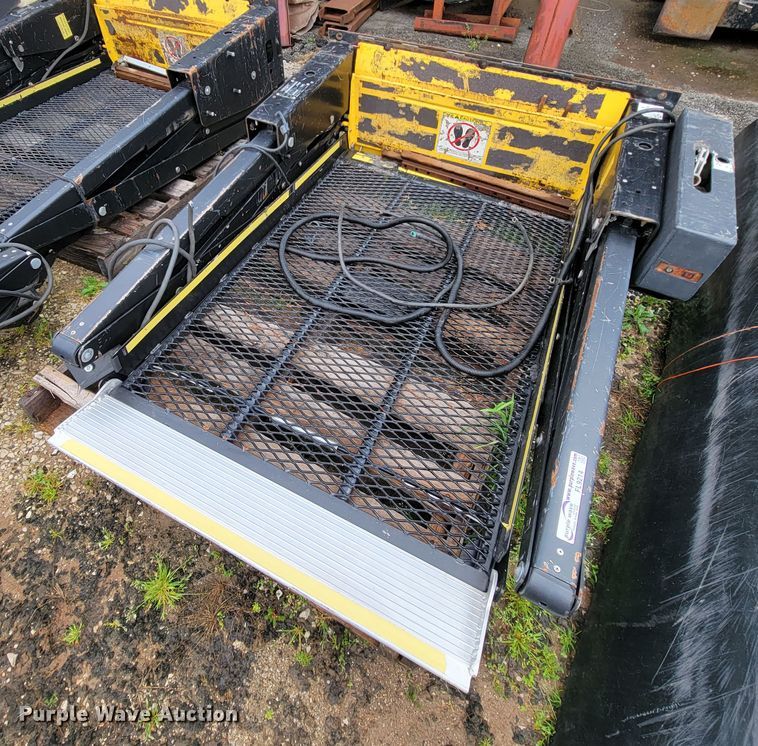 image for item FL9214 (2) Maxon FL-7 end gate lifts