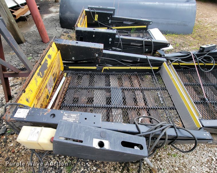 image for item FL9214 (2) Maxon FL-7 end gate lifts