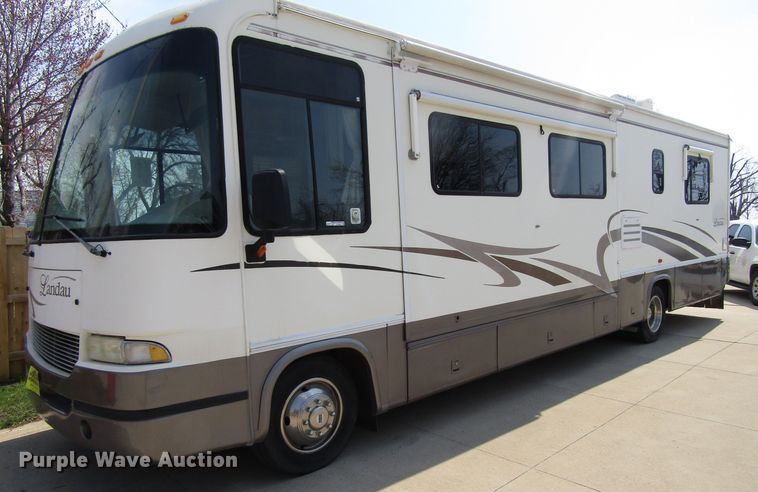 image for item GC9889 2001 Landau  RV