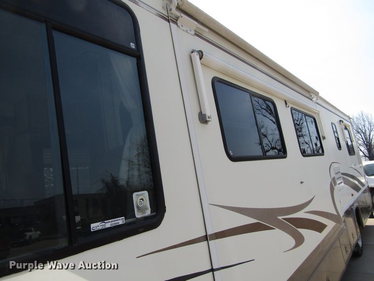 image for item GC9889 2001 Landau  RV