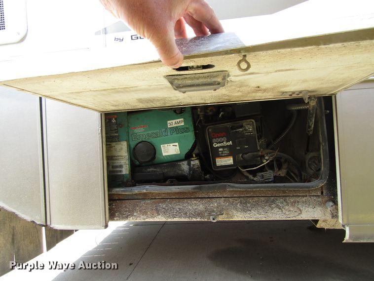 image for item GC9889 2001 Landau  RV