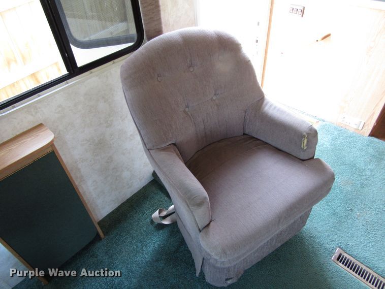 image for item GC9889 2001 Landau  RV