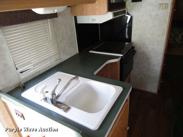 image for item GC9889 2001 Landau  RV