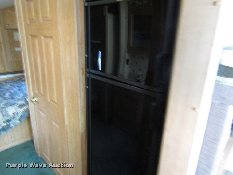 image for item GC9889 2001 Landau  RV