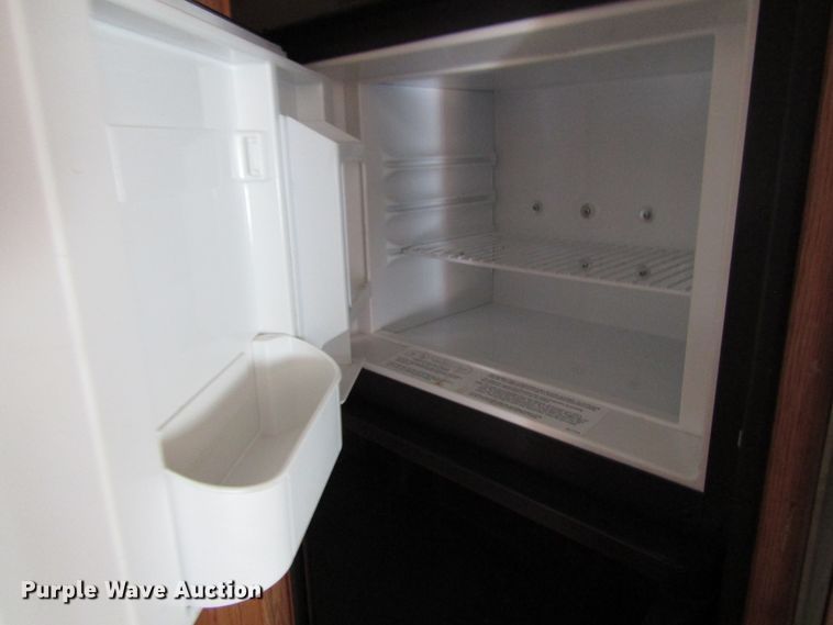 image for item GC9889 2001 Landau  RV