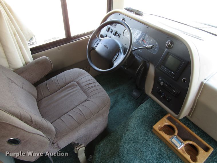 image for item GC9889 2001 Landau  RV