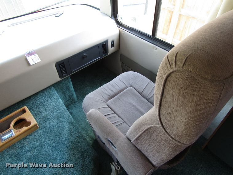 image for item GC9889 2001 Landau  RV