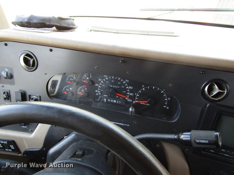 image for item GC9889 2001 Landau  RV