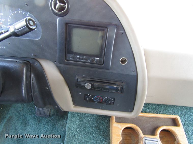 image for item GC9889 2001 Landau  RV