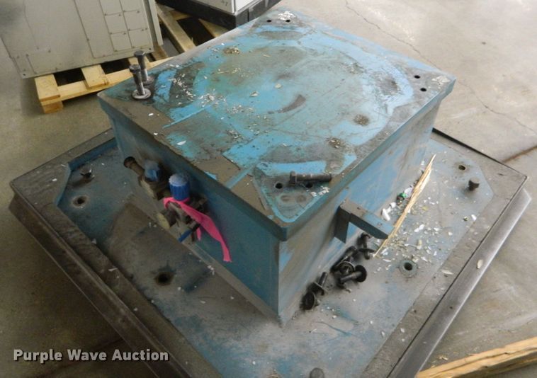 image for item GE9951 Motoman HP165 six axis robot