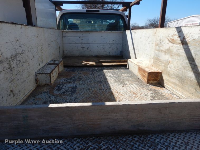 image for item GT9597 2003 Ford F550 Super Duty XL  utility / service truck