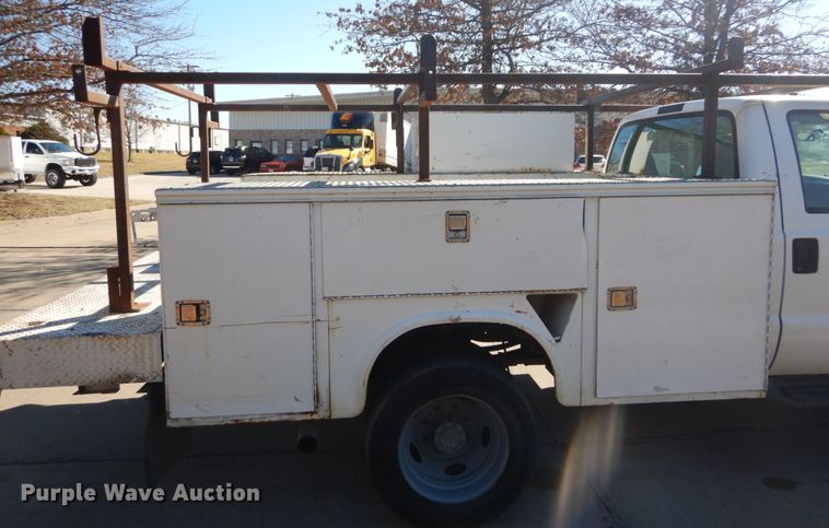 image for item GT9597 2003 Ford F550 Super Duty XL  utility / service truck