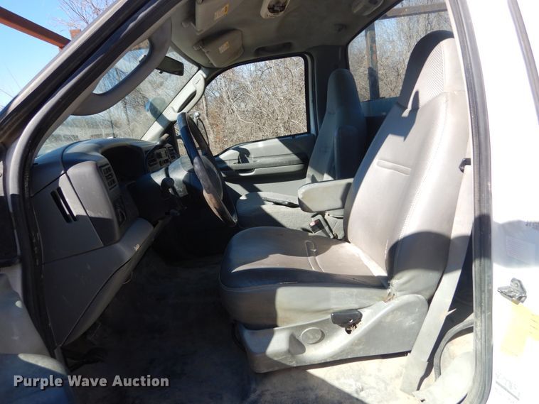 image for item GT9597 2003 Ford F550 Super Duty XL  utility / service truck