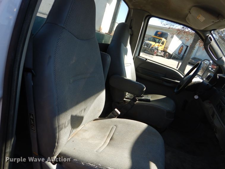 image for item GT9597 2003 Ford F550 Super Duty XL  utility / service truck