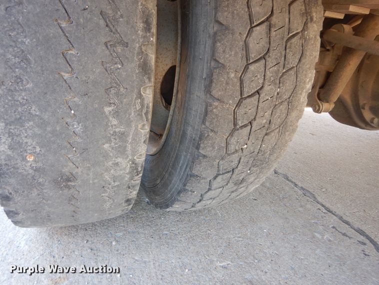 image for item GT9597 2003 Ford F550 Super Duty XL  utility / service truck