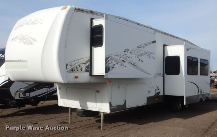 image for item HE9580 2008 Forest River Sierra  camper