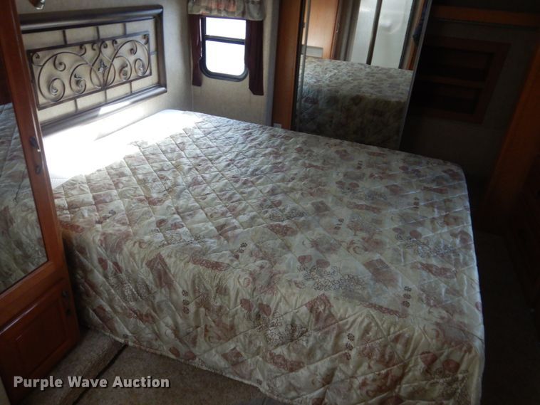 image for item HE9580 2008 Forest River Sierra  camper