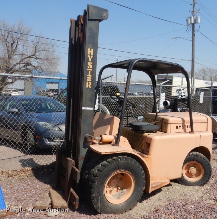 Hyster F70C forklift in Sioux City, IA | Item HE9598 sold | Purple Wave