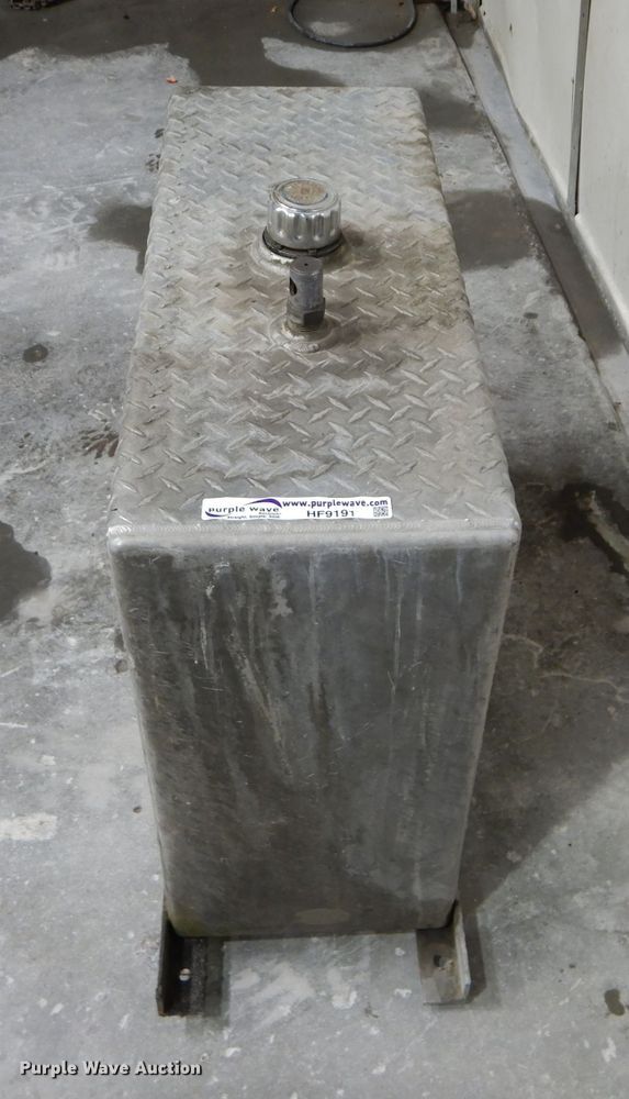 image for item HF9191 Aluminum hydraulic tank