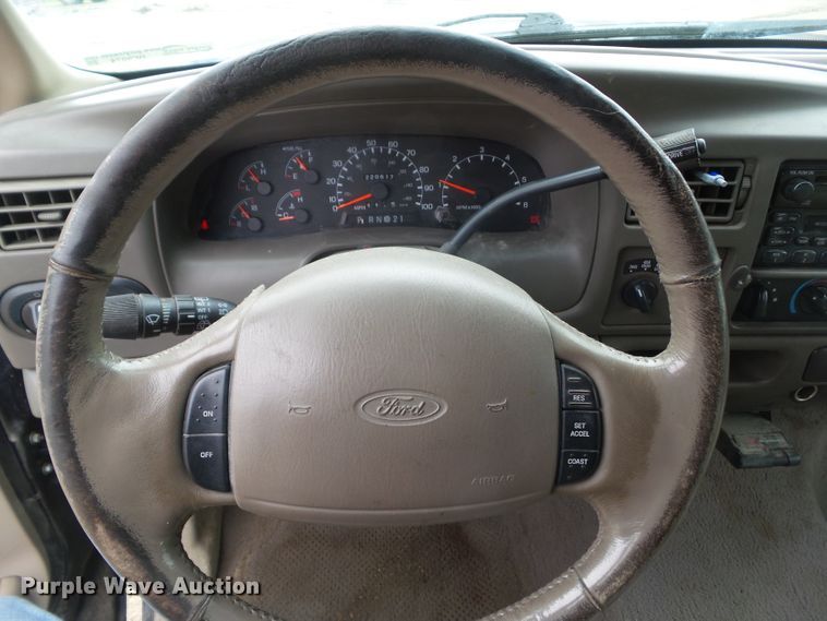 image for item HF9874 2000 Ford Excursion  SUV