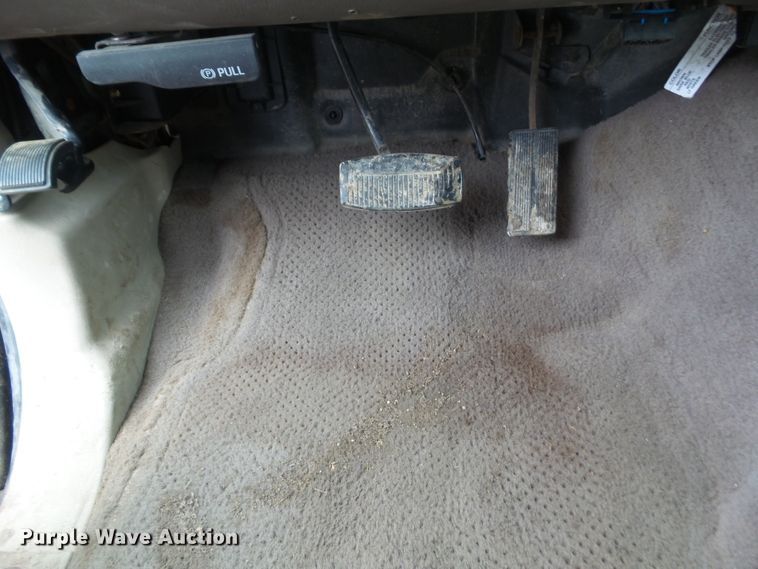 image for item HF9874 2000 Ford Excursion  SUV