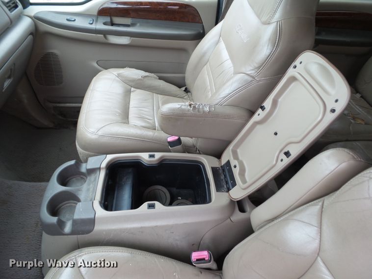 image for item HF9874 2000 Ford Excursion  SUV