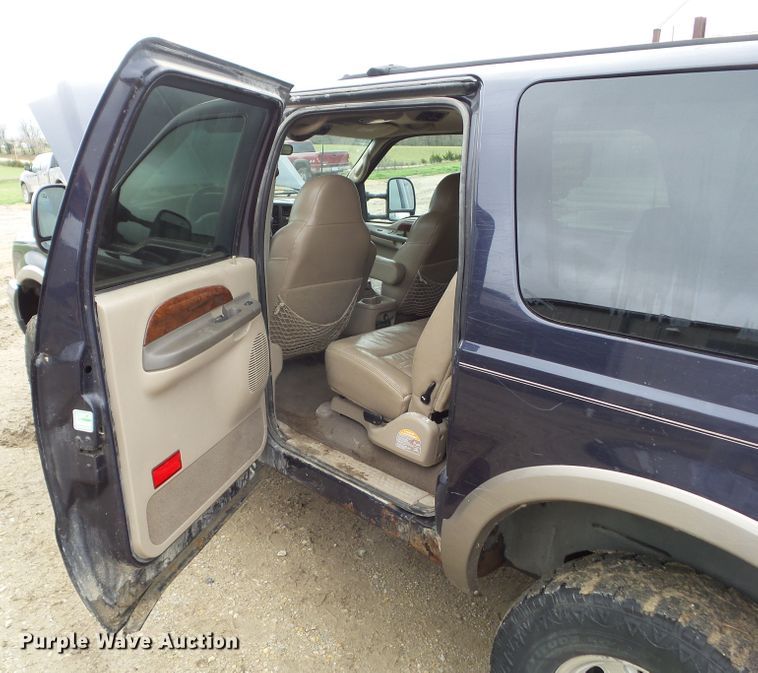 image for item HF9874 2000 Ford Excursion  SUV