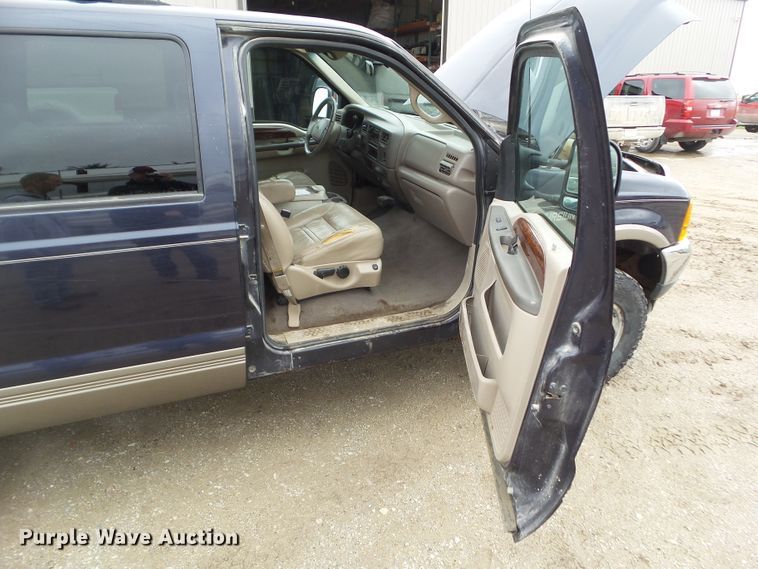 image for item HF9874 2000 Ford Excursion  SUV