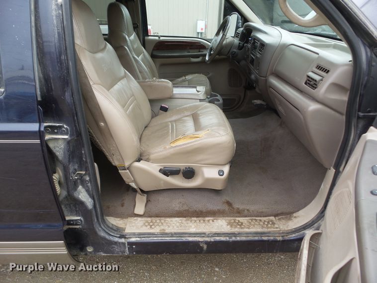 image for item HF9874 2000 Ford Excursion  SUV