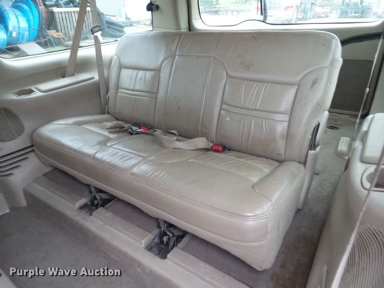 image for item HF9874 2000 Ford Excursion  SUV