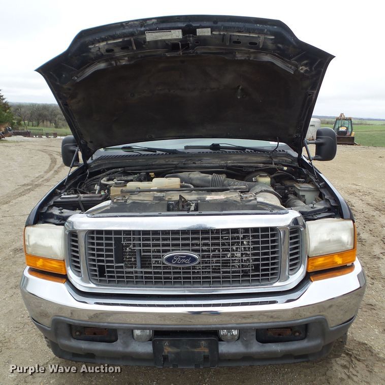 image for item HF9874 2000 Ford Excursion  SUV