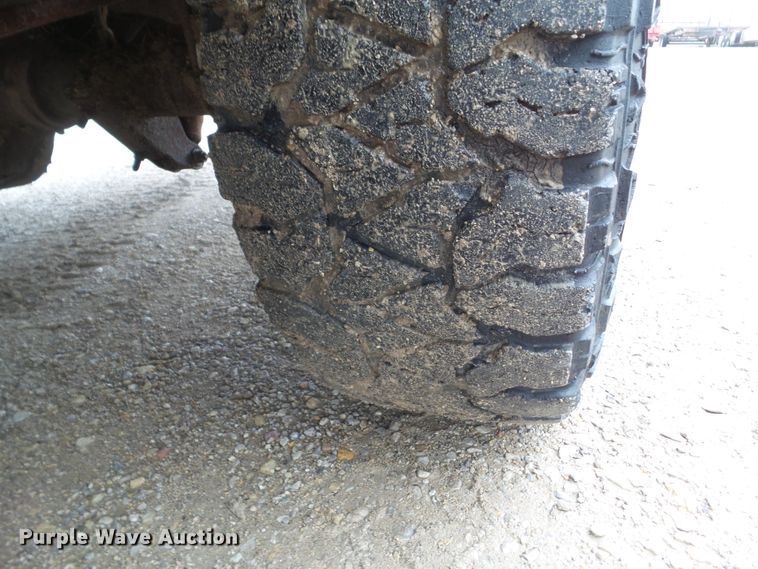 image for item HF9874 2000 Ford Excursion  SUV