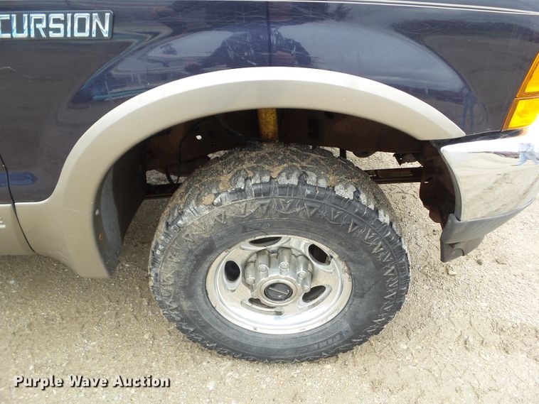 image for item HF9874 2000 Ford Excursion  SUV