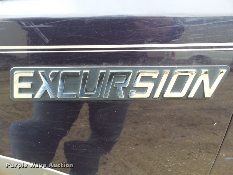 image for item HF9874 2000 Ford Excursion  SUV