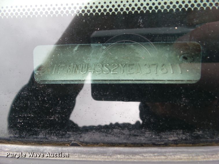 image for item HF9874 2000 Ford Excursion  SUV