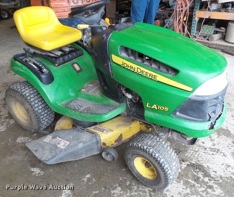 image for item HF9875 John Deere LA105  lawn mower