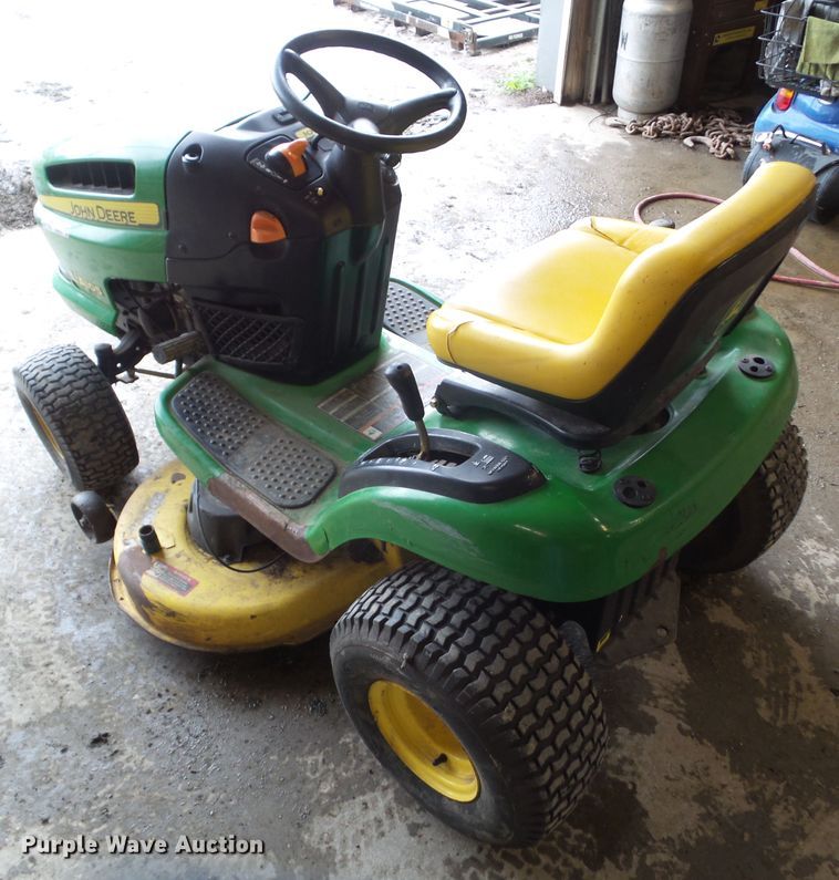 image for item HF9875 John Deere LA105  lawn mower