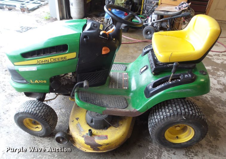 image for item HF9875 John Deere LA105  lawn mower