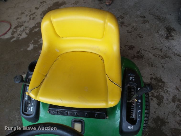 image for item HF9875 John Deere LA105  lawn mower