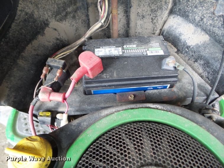 image for item HF9875 John Deere LA105  lawn mower