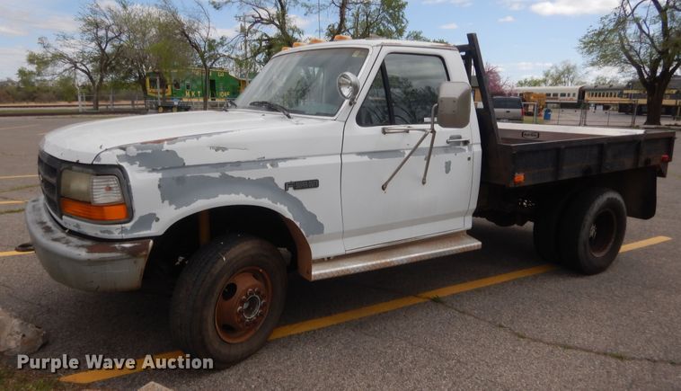 image for item HG9707 1997 Ford F450  flatbed truck