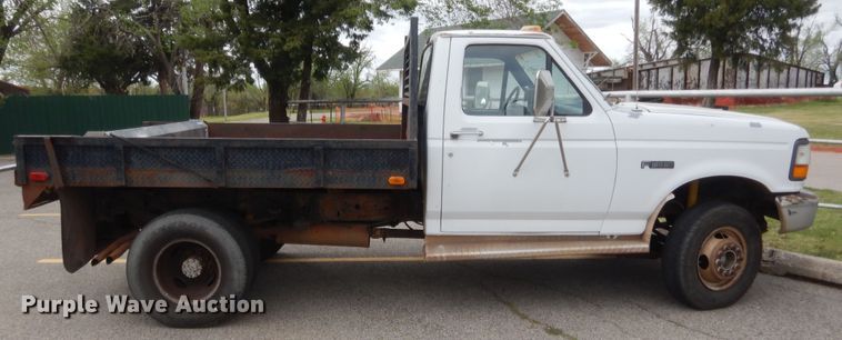 image for item HG9707 1997 Ford F450  flatbed truck