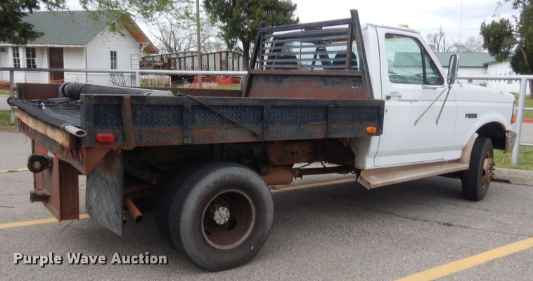 image for item HG9707 1997 Ford F450  flatbed truck