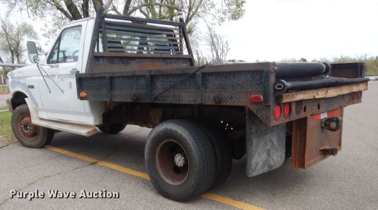 image for item HG9707 1997 Ford F450  flatbed truck