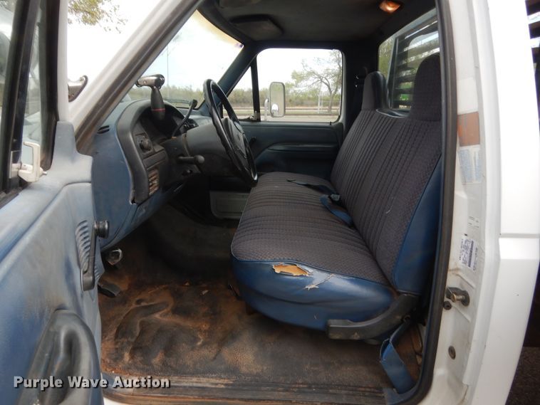 image for item HG9707 1997 Ford F450  flatbed truck