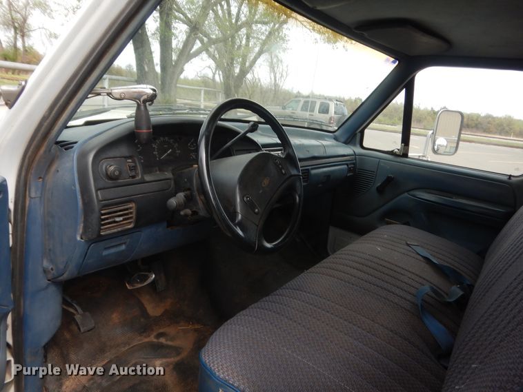 image for item HG9707 1997 Ford F450  flatbed truck