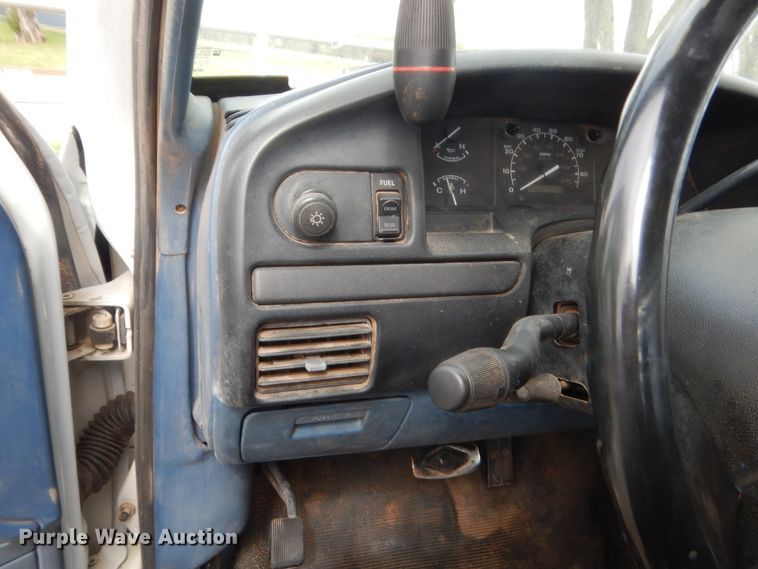 image for item HG9707 1997 Ford F450  flatbed truck